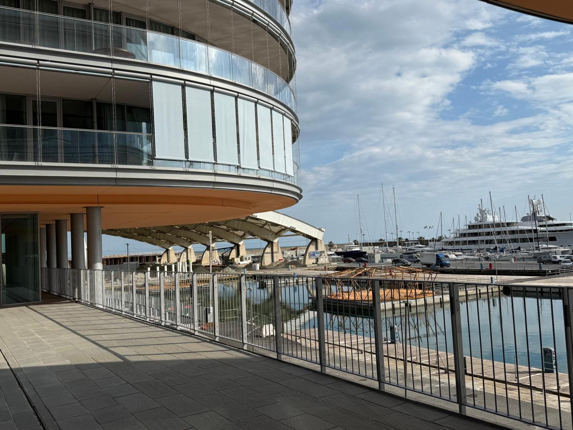 7 Waterfront * Genova